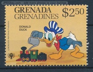 [123651] Grenada Grenadines 1979 Railway train Disney Donald Duck  MNH
