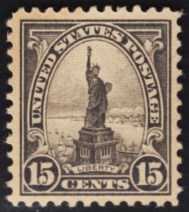 US #566 15c Gray Statue of Liberty MINT NH OG SCV $35