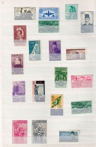 COLLECTION OF EGYPT / UAR STAMPS IN STOCK BOOK - 120 STAMPS + 3MS - ALL MNH