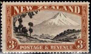 New Zealand Scott 216 MH* stamp