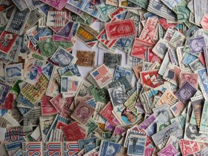 Hoard breakup mixture USA 400 stamps with duplicates and mixed condition