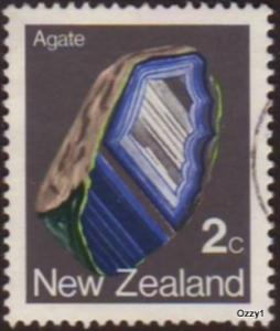 New Zealand 1982 Sc#756, SG#1278 2c Agate, Minerals, Gems USED.