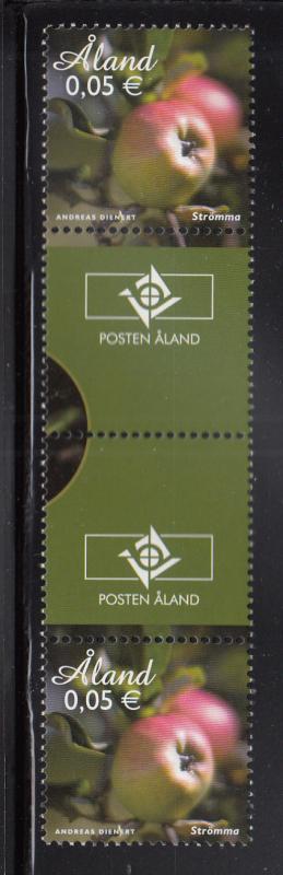 Aland 2011 MNH Scott #319-#320 Apples Gutter pairs with emblem