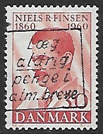 Denmark # 377 - Niels Finsen - used  {Dk6}