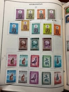 INTERNATIONAL COLLECTION – 1960-1965 ABU DHABI TO KUWAIT – 419201