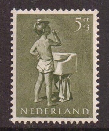 Netherlands  #B271   MNH  1954  girl brushing teeth  2c