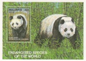Maldives 1993 - Endangered Species Panda -Souvenir Stamp Sheet - Scott #186A MNH