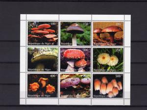 Niger 1999  MUSHROOMS Sheetlet (9) Perforated MNH