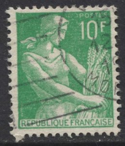 France #833A Farm Women Type Used CV$0.30