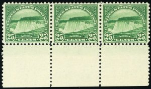 568, Mint VF NH 25¢ Margin Strip of 3 VERY ATTRACTIVE! - Stuart Katz