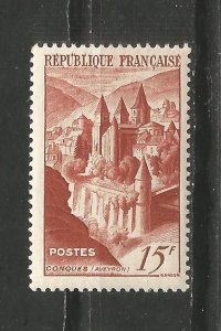 France # 590 MNH