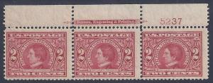 Scott #370 Mint plate block of 3 with imprint