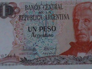 ​ARGENTINA-1973 CENTRAL BANK-$1 PESO-UN-CIRCULATED-VERY FINE-51 YEARS OLD