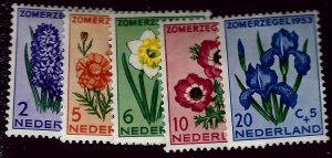 Netherlands  SC B249 =253 Mint F-VF Cat $25.25...Bid to WIN!!