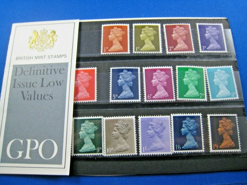 GREAT BRITAIN PRESENTATION PACK - DEFINITIVE ISSUE LOW VALUES