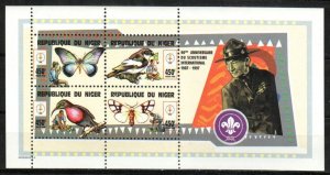 Niger Stamp 973  - Birds, Butterflies and boy scouts