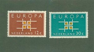 NETHERLANDS 416-17 MNH BIN $.80