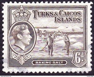 TURKS & CAICOS ISLANDS 1945 KGVI 6d Sepia SG201a FU