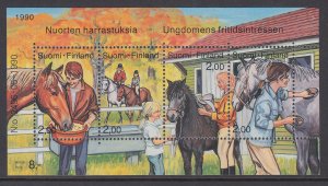 Finland 826 Horses Souvenir Sheet MNH VF