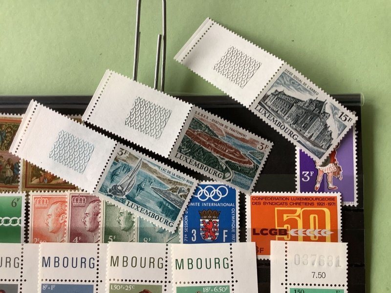 Luxembourg 1971-72 mint never hinged stamps  Ref A605