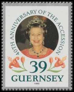 Guernsey 555 40th Anniversary of the Accession 39p single MNH 1992