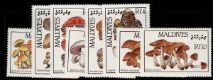 MALDIVE ISLANDS QEII SG1217-1224, 1986 fungi of maldives set, NH MINT. Cat £13.