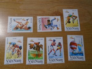 Vietnam  #  2215-21  MNH