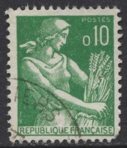 France #833A Farm Women Type Used CV$0.30