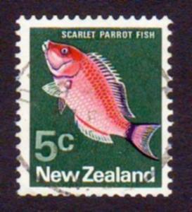 New Zealand 1970 SG#920 5c Scarlet Parrot Fish USED.