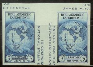 768 Byrd Issue F-VF MNH Pair w/ Vertical Gutter [Inv1]