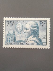 France 308 F-VF MNH. Scott $ 37.50