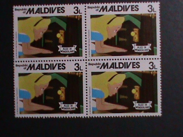 ​MALDIVE ISLANDS -1980 DISNEY CARTOON- ALICE IN WORDERLAND MNH-BLOCK VERY FINE
