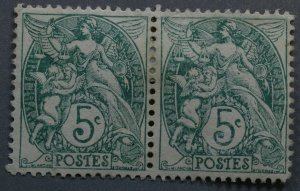 France Pair #113 Unused PH Gum Disturbed