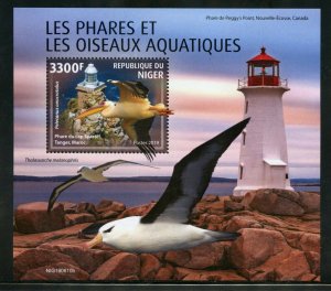 NIGER 2019  LIGHTHOUSES AND AQUATC BIRDS SOUVENIR SHEET MINT NH