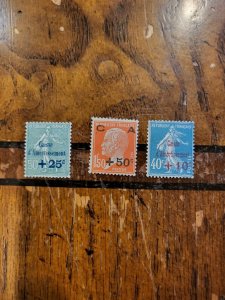 Stamps France Scott #B24-6 nh