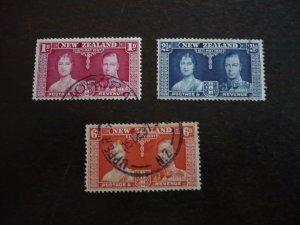 Stamps - New Zealand - Scott# 223-225 - Used Set of 3 Stamps