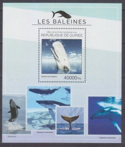 2014 Guinea 10596/B241 Marine fauna - Whales 16,00 €