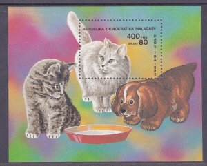 Madagascar Malagasy 721 MNH 1985 Puppy Kitten & Cat Souvenir Sheet