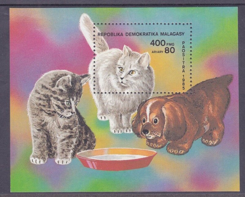 Madagascar Malagasy 721 MNH 1985 Puppy Kitten & Cat Souvenir Sheet