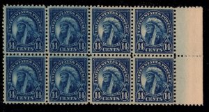 U.S. -  565 - Block of 8 - 2 different colors - Very Fine - Never Hinged