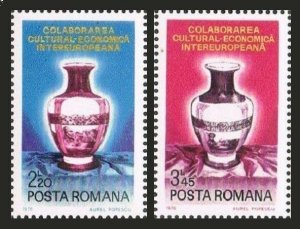 Romania 2620-2621, MNH. Michel 3340-3341. Vases with portraits of Kings, 1976.