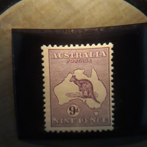 australia  9  1913  9p purple  FVF  LH