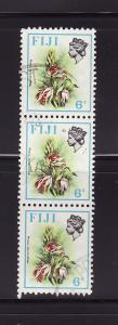 Fiji 310 Strip of 3 U Flowers