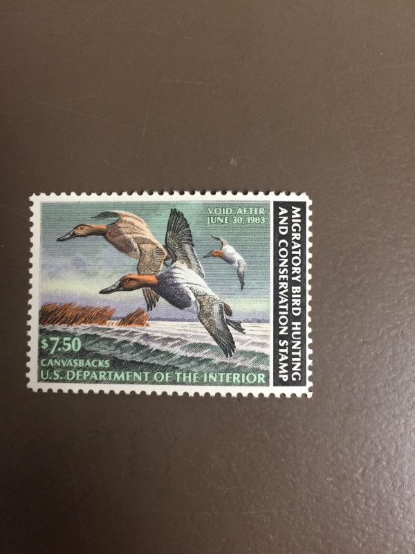 US RW49 Federal Duck Stamp - mint never hinged - very nice 1982 stamp 