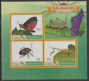 INSECTS  perf sheet containing three values mnh