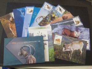 China 2001 Sc 3091a-j Animals postcard Folder unused