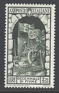Italy Sc # 321 mint hinged (SC)