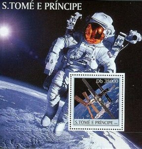 S. TOME & PRINCIPE 2003 - Space (rocket) s/s. Scott Code: 1536