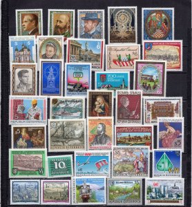 AUSTRIA 1989 COMPLETE YEAR SET OF 35 STAMPS & SHEET OF 8 STAMPS MNH