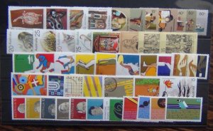 Australia 1971 1975 Animals Pioneers Sports UPU Education Scientific Sports MNH